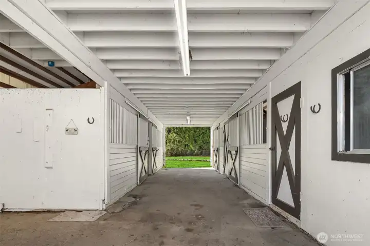 Barn 1 - 4 stalls