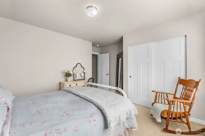 1st of 4 guest rooms