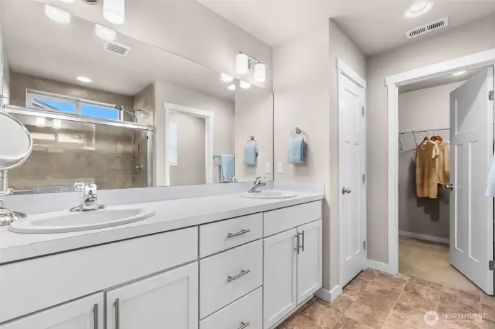 Double vanities and large walk-in closet