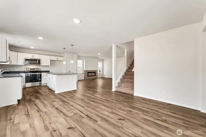 Disclaimer Secondary photos of same floor plan on different lot in different community: Photos are from another Warren, finishes, upgrades, and features may vary.