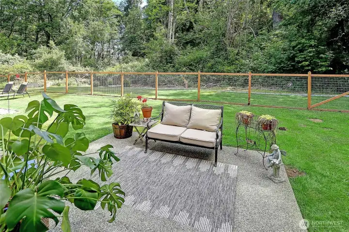 Additional patio off dining room