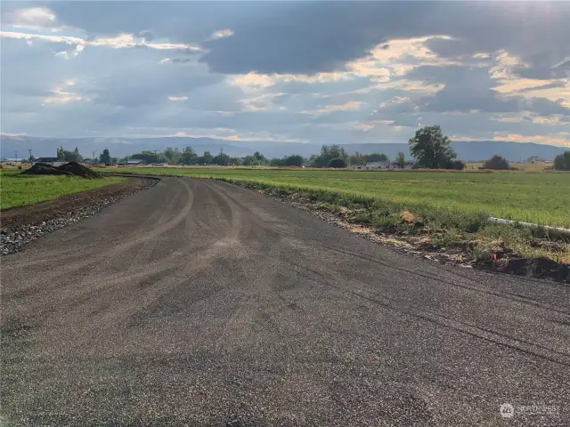 New access road finishing