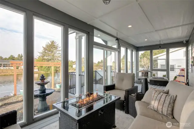 And, of course, the slider out to the back yard.  But first - upstairs to see the rest of the interior!