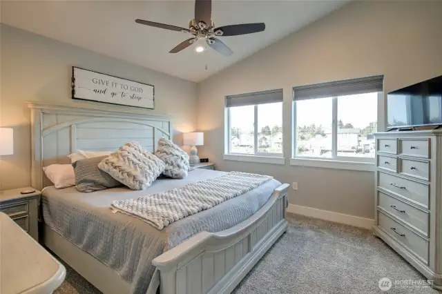 Designed to enjoy the sunrises, the view is wonderful.