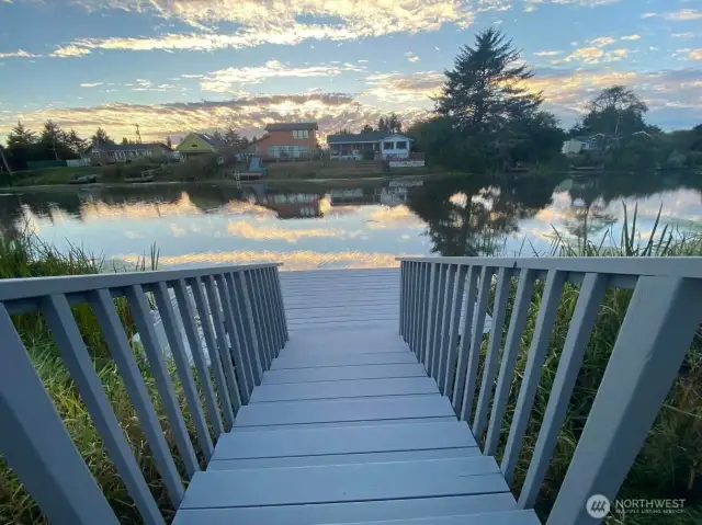 The dock also features a kayak assist, giving you the easiest access to 23 miles of fresh waterways to explore!