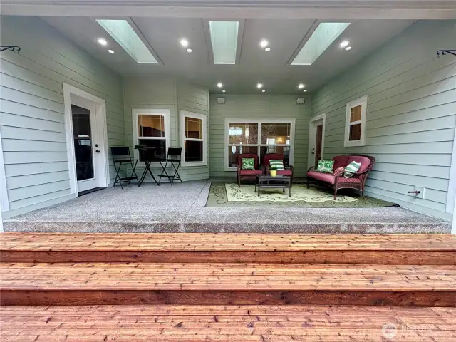 Covered deck, perfect for the PNW.