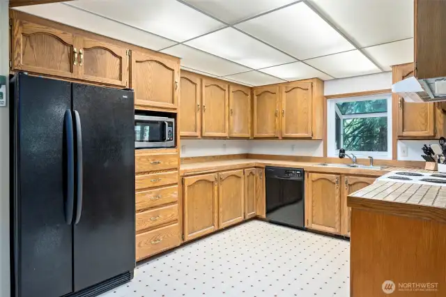 All kitchen appliances convey