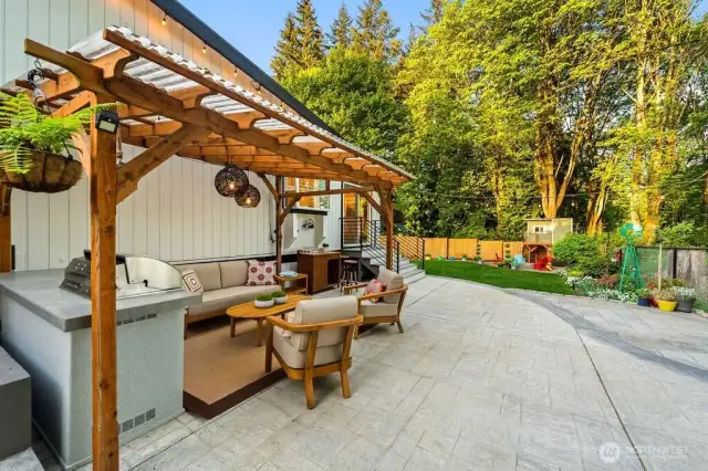 Large patio area with grilling area