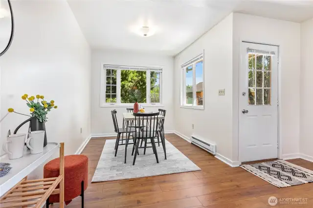 Cozy dining area ideal for entertaining friends and family.