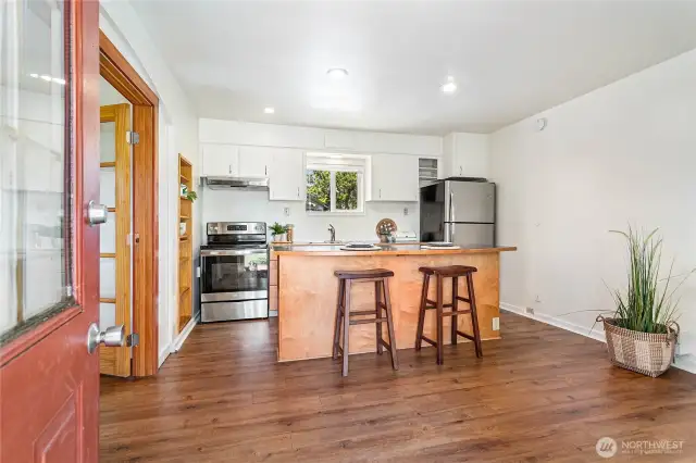 This little gem is bursting with charm — the cozy, adorable home you’ve been dreaming of is finally here!