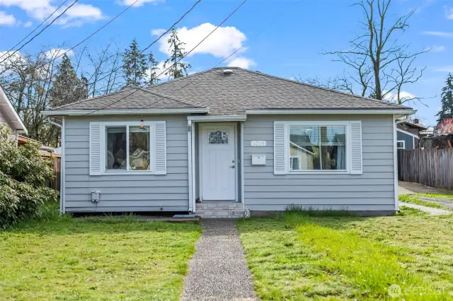 3 bed 2 bath rambler on large lot