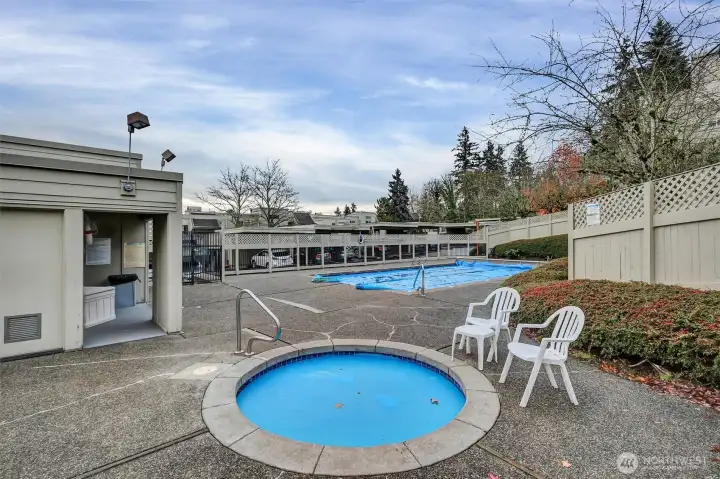Seasonal Pool & hot tub!