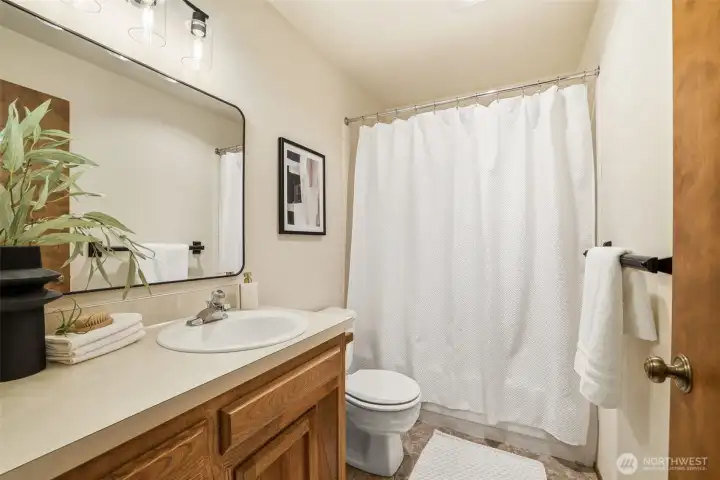 Full Guest Bathroom