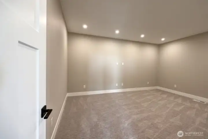 Bonus Rm/Entertainment