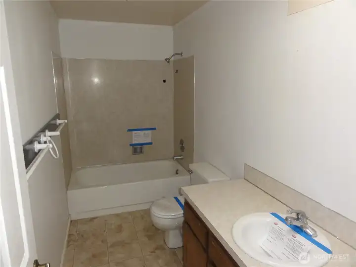 Main bathroom. Main bathroom.