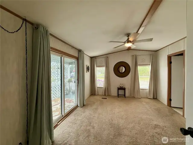 Large Primary Bedroom w/ bath and walk-in closet, Fan