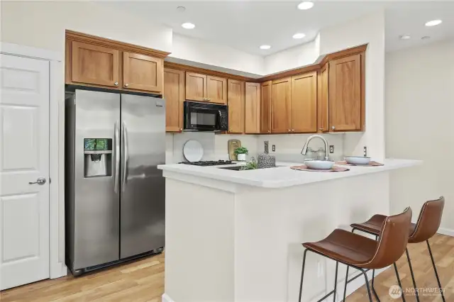 Kitchen Features Eat-In Island