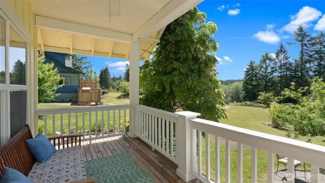 Deck, Guesthouse