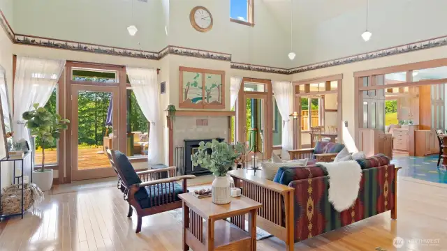Living Room, Main