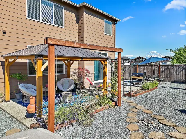 backyard, gazebo stays