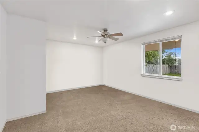 photos have been photoshopped to remove tenant items.
