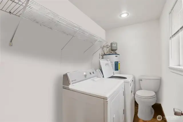 photos have been photoshopped to remove tenant items.