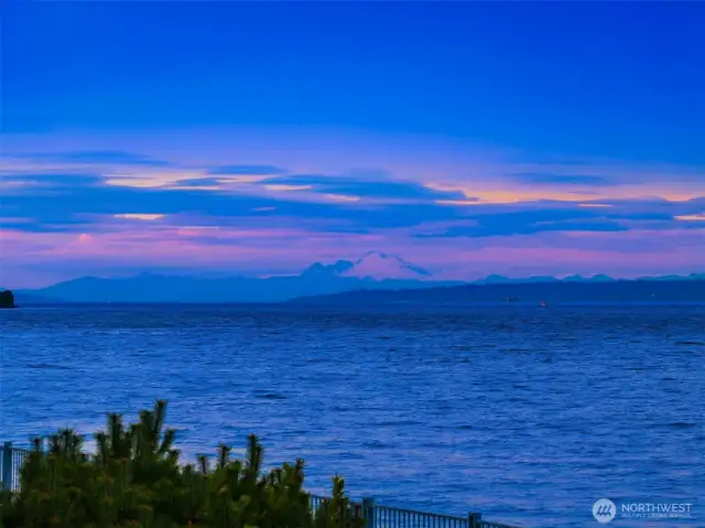 Epic, unbelievable, spectacular views from north of Mt Baker to Mt Rainier.