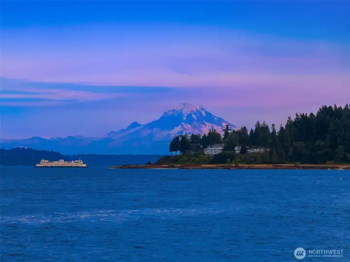 Iconic Mt. Rainier views.
