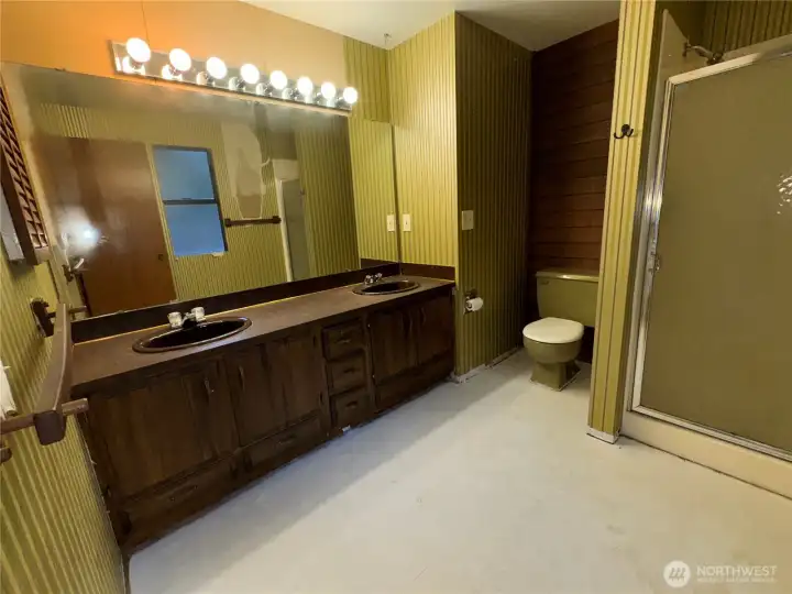 Primary 3/4 Bath