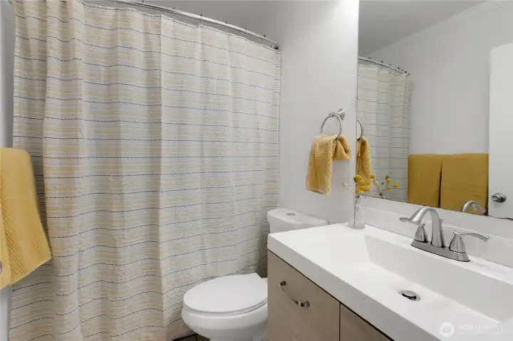 Fully updated bathroom