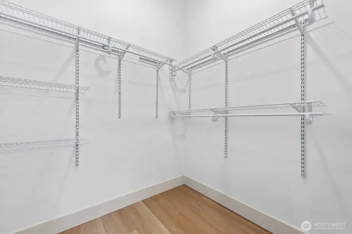 Spacious walk-in closet in the primary bedroom!