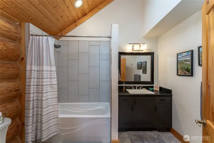 Guest Ensuite 2