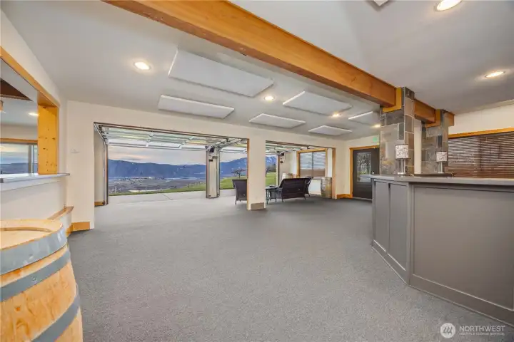 Ideal for entertaining.