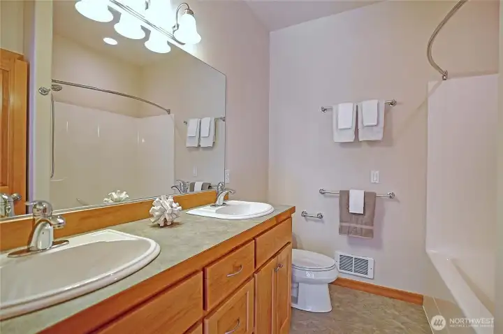 Guest bedroom full bath