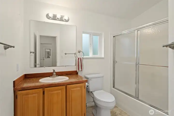 2nd Bathroom