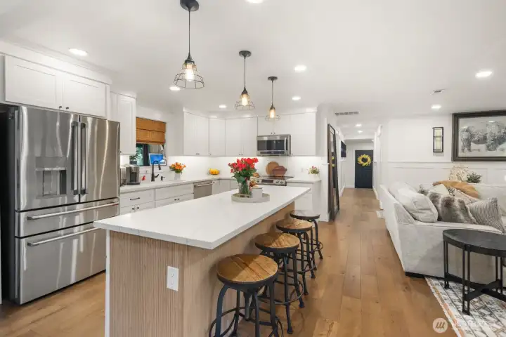Cafe fridge and dishwasher are included!