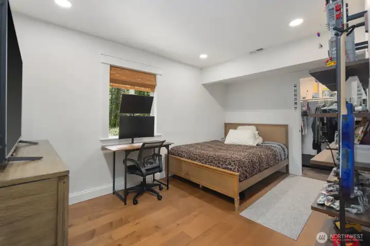 Large bedroom with a walk-in closet, bedroom 2