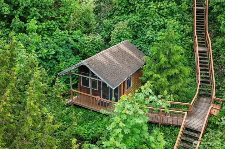 Cabana for guests or relaxzing office