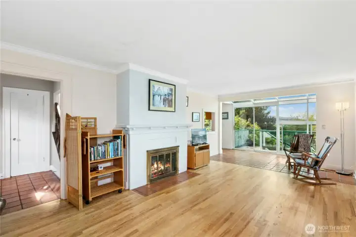 Real hardwood floors.