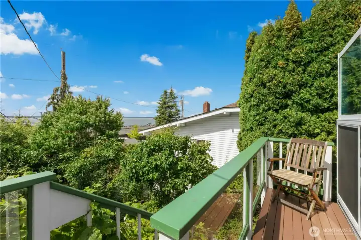 On those really sunny days bask in the secret garden on the deck.