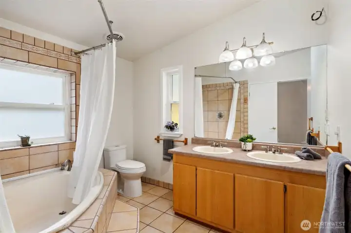 Jr En-suite Jr En-suite