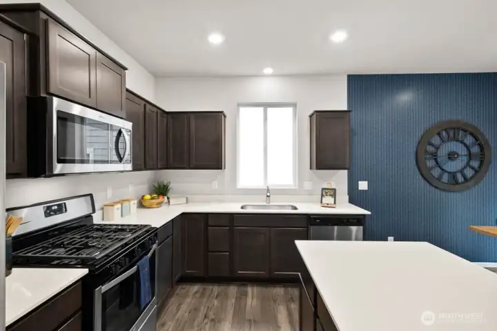 Kitchen-Photos are for representational purposes only, colors and features may vary. Kitchen-Photos are for representational purposes only, colors and features may vary.