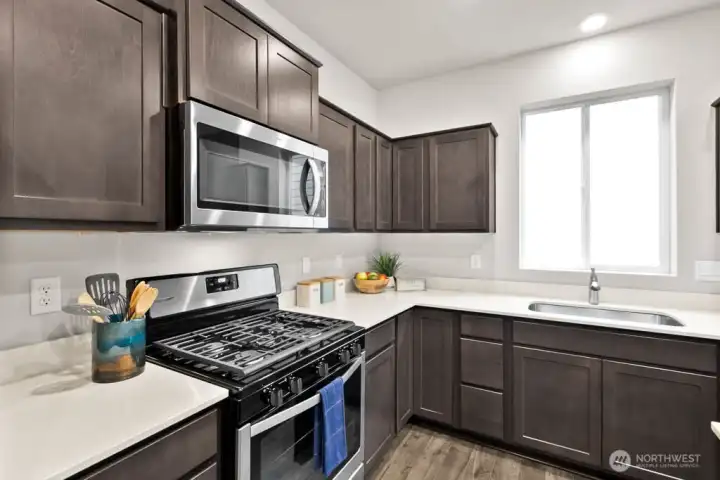 Kitchen-Photos are for representational purposes only, colors and features may vary. Kitchen-Photos are for representational purposes only, colors and features may vary.