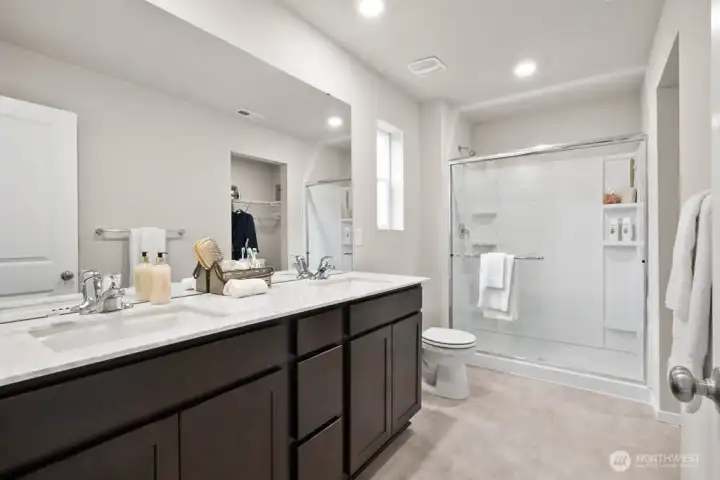 Primary bathroom-Photos are for representational purposes only, colors and features may vary. Primary bathroom-Photos are for representational purposes only, colors and features may vary.
