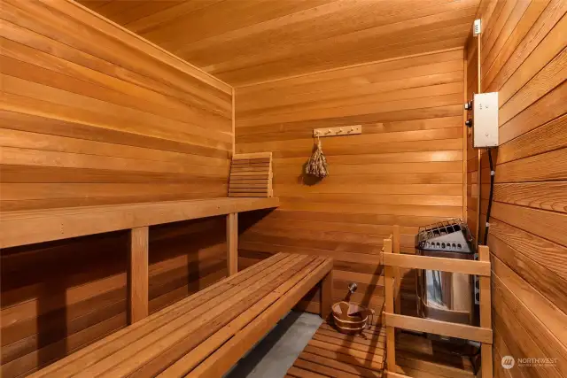 Enjoy a cozy sauna! Just steps away from the front door!