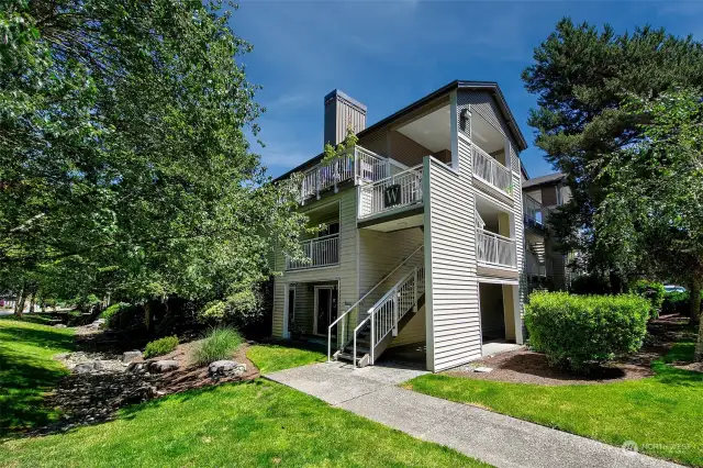 Enjoy relaxed one-story living, pleasantly shaded by an oak tree canopy in the summer.