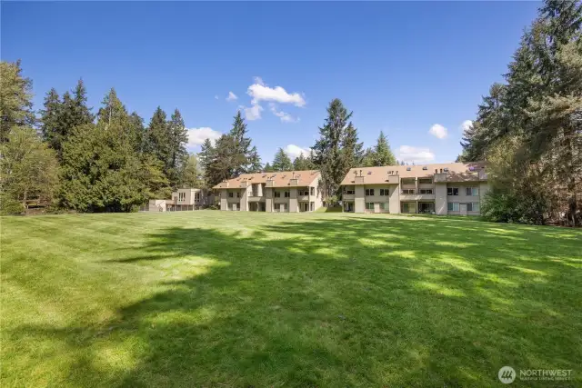 West facing lawn view Townhome-like Residence next door to Microsoft