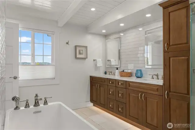 Primary bath