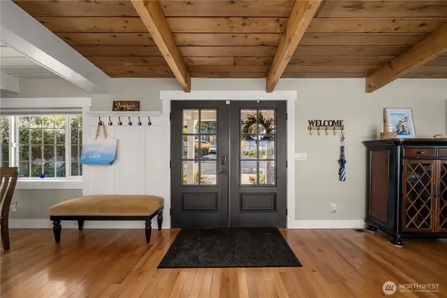 Expansive entry area