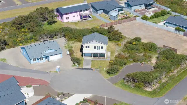 AIRIEL VIEW OF THE HOME ON GREENWOOD COURT!